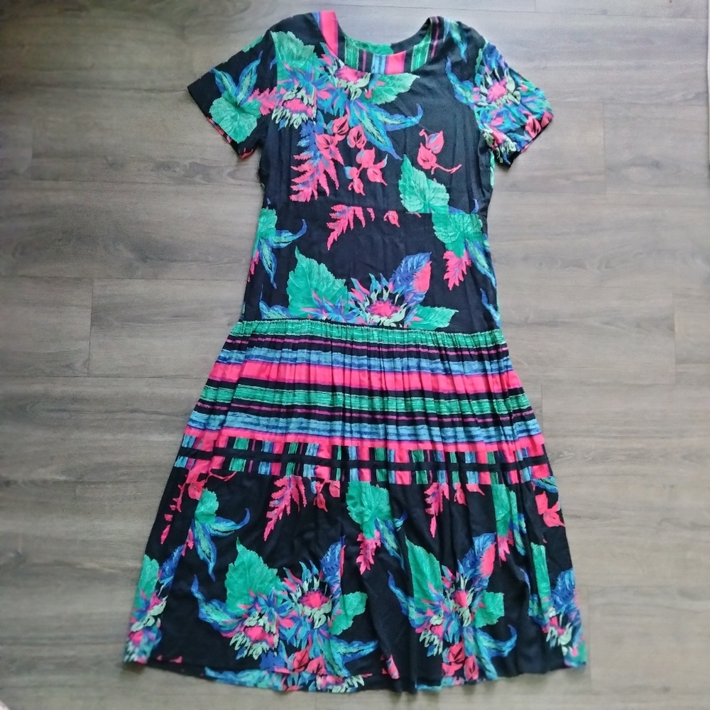 VTG 90's Tropical Floral Print Maxi Rayon Dress by Saint Tropez West Size 10